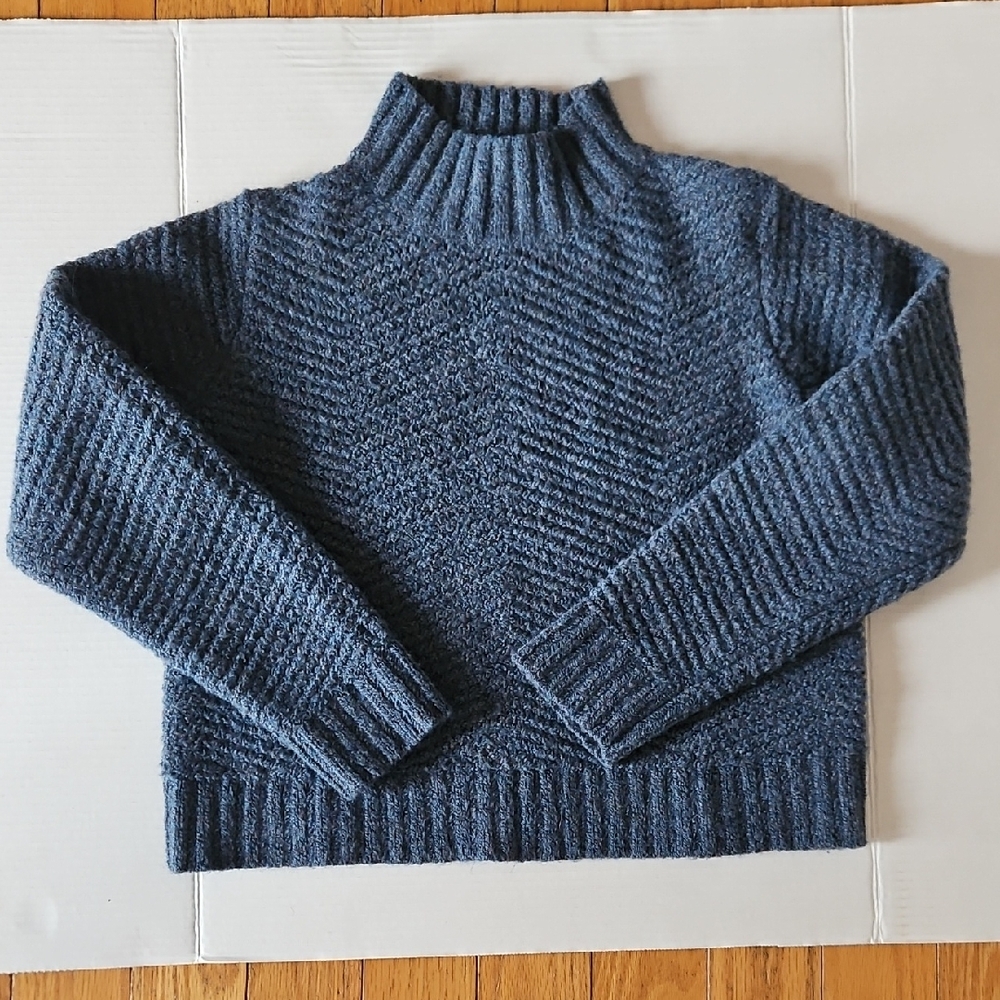 Old Navy Textured Blue Turtleneck Sweater